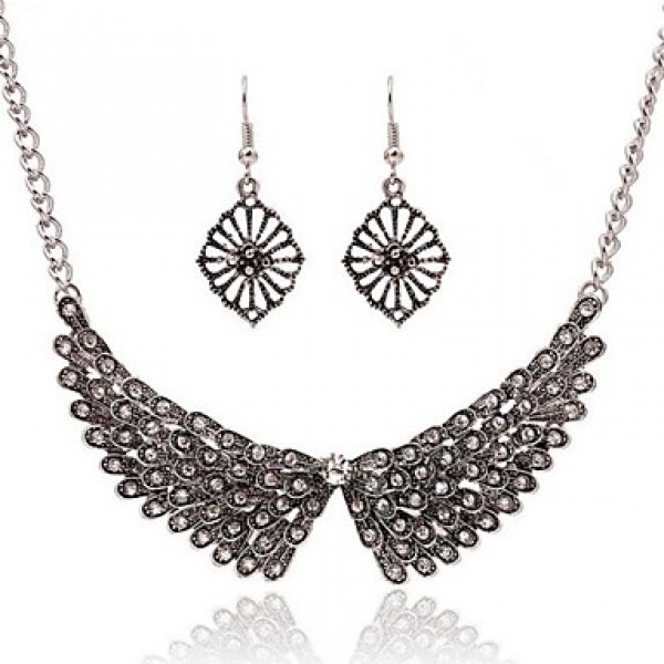 Women's Retro Exaggerated Diamond Angel Wings Short Alloy Necklace Set  